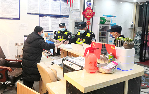 民警检查行业场所。