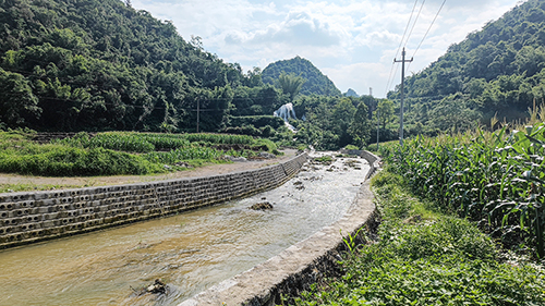 在建中的堤岸。